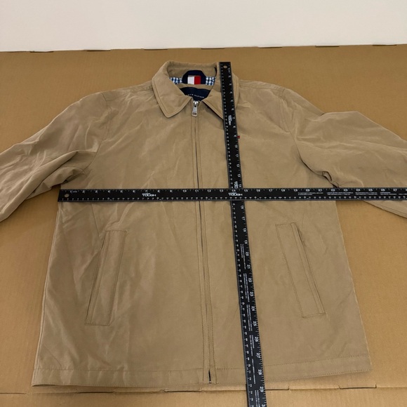 NWT Tommy Hilfiger Flag Logo Jacket Men's Size M Windbreaker Coat Tan - Picture 3 of 5
